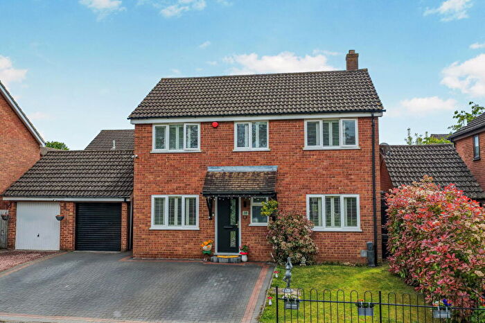 4 Bedroom Detached House For Sale In Hadrians Drive, Bancroft, Milton Keynes, MK13