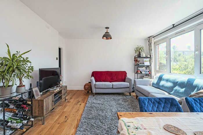 2 Bedroom Flat To Rent In Ravenscroft Street, , Shoreditch, London, E2