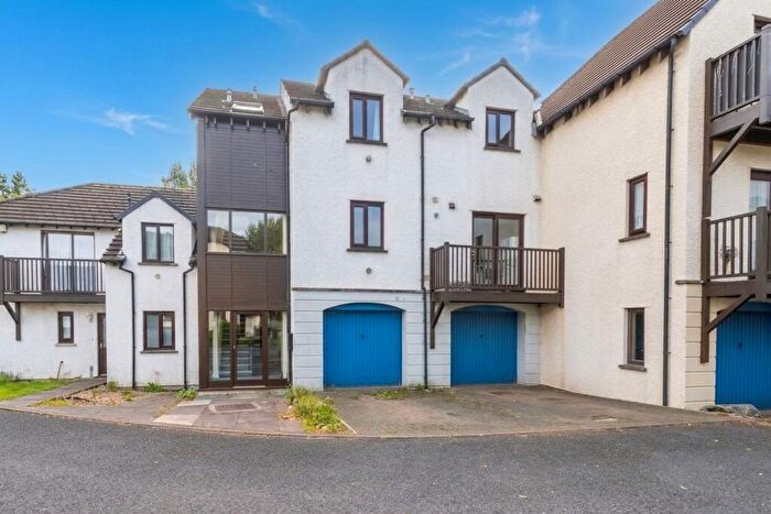 2 Bedroom Flat For Sale In Howe Gardens, Kendal, LA9