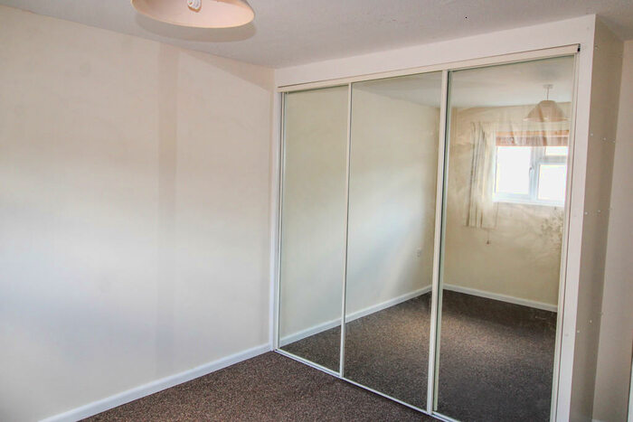 3 Bedroom Terraced House For Sale In Warneford Close, Toothill, SN5