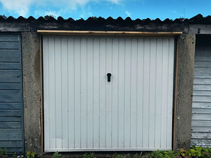 3 Bedroom End Of Terrace House For Sale In Lucerne Close, Chadderton, Oldham, OL9