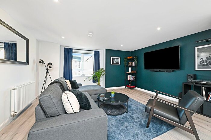 2 Bedroom Flat For Sale In /, Durie Loan, Burdiehouse, Edinburgh, EH17
