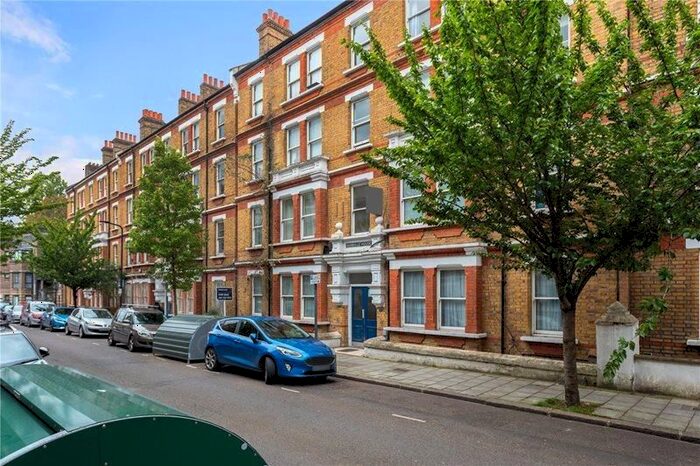 4 Bedroom Flat To Rent In Granville House, Rushcroft Road, London, SW2