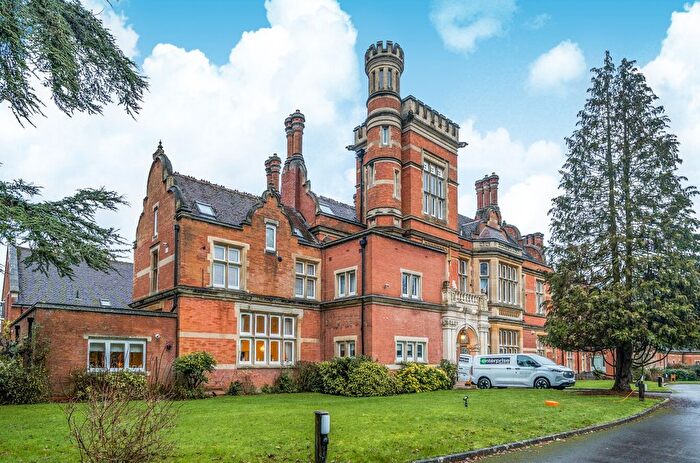 2 Bedroom Flat For Sale In Chadwick Manor, Knowle, Solihull, B93