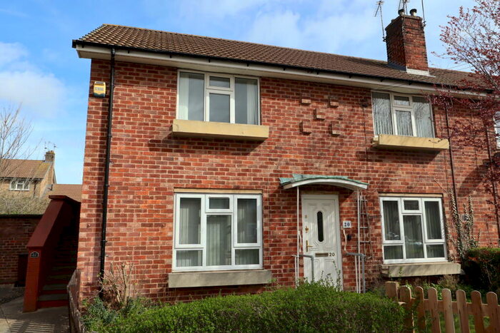 2 Bedroom Flat To Rent In Kenner Close, Lincoln, LN6