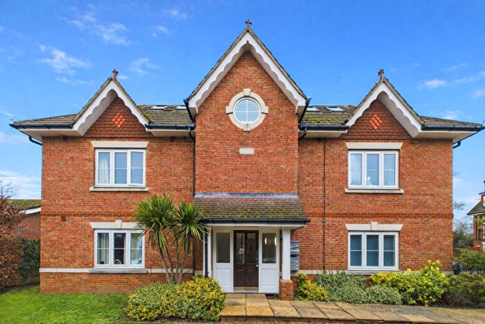 2 Bedroom Apartment For Sale In Westbrook Court, Reading Road, Winnersh, Wokingham, RG41