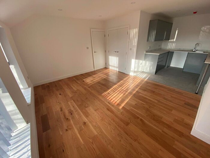 2 Bedroom Apartment To Rent In Hargreaves Road, It***, L17S