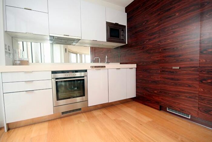 1 Bedroom Flat To Rent In Ontario Tower, Fairmont Avenue, Poplar, Canary Wharf, London, E14