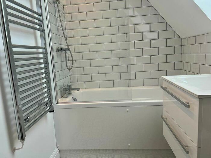 2 Bedroom Maisonette To Rent In Rivershill, Hertford, SG14