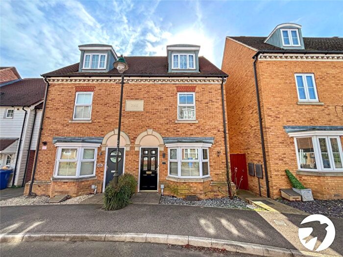 3 Bedroom Semi Detached House For Sale In Cormorant Road, Iwade, Sittingbourne, Kent, ME9