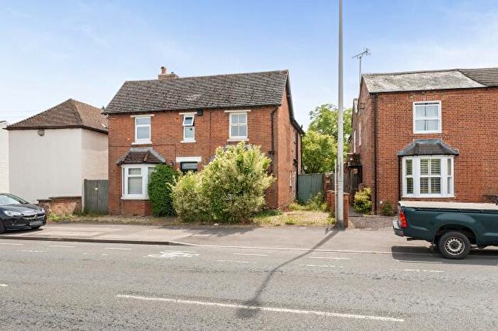2 Bedroom Semi-Detached House For Sale In Bath Road, Thatcham, RG18