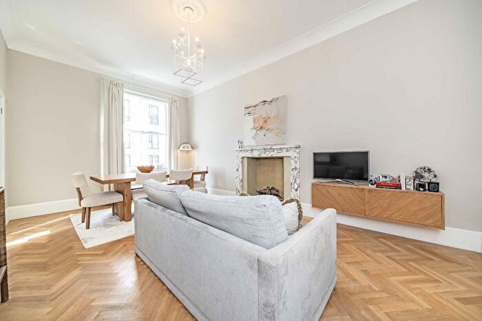 1 Bedroom Flat For Sale In Pembridge Gardens, Notting Hill, W2