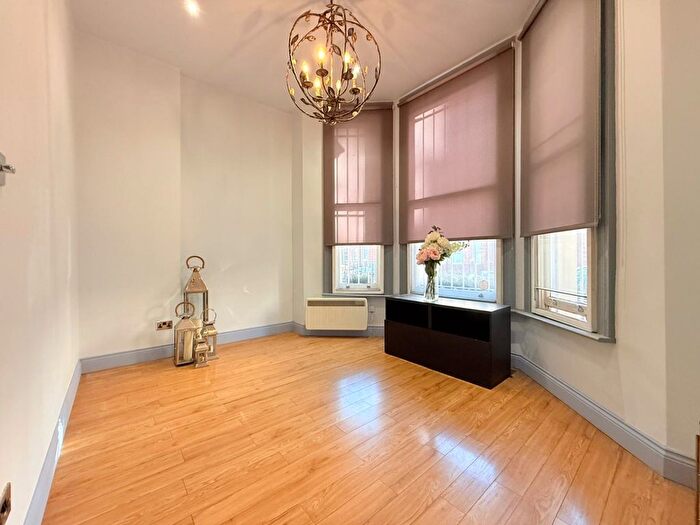 1 Bedroom Flat To Rent In Warwick Road, London, SW5