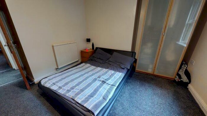 3 Bedroom Flat To Rent In Cardigan Road, Headingley, Leeds, LS6