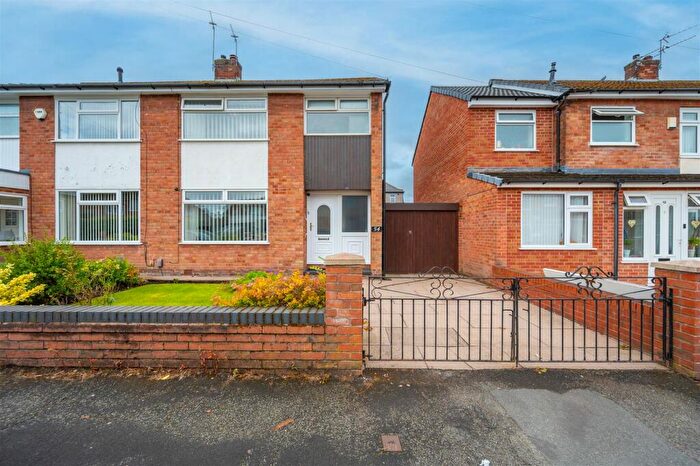 3 Bedroom Semi-Detached House To Rent In Mossdale Drive, Rainhill, L35