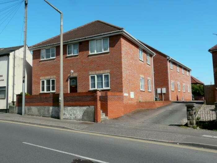 2 Bedroom Maisonette To Rent In Harwich Road, Colchester, CO4