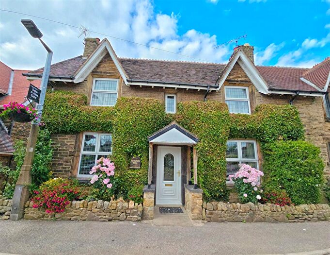 3 Bedroom Semi-Detached House For Sale In Hood Green Road, Hood Green, Barnsley, S75