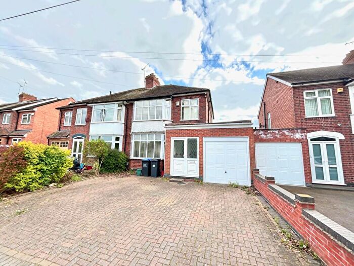 4 Bedroom Semi-Detached House To Rent In Radford Road, Leamington Spa, CV31