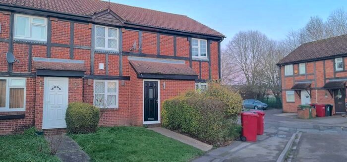 3 Bedroom End Of Terrace House To Rent In Amerden Way, Slough, SL1