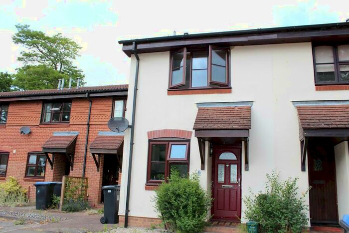 2 Bedroom Terraced House To Rent In Woking, GU22