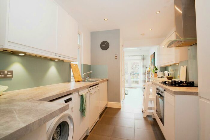 3 Bedroom Terraced House To Rent In Inverness Place, Roath, CF24