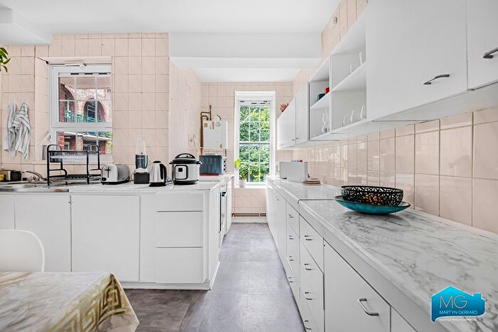 3 Bedroom Flat To Rent In Radford House, Georges Road, Holloway, London, N7