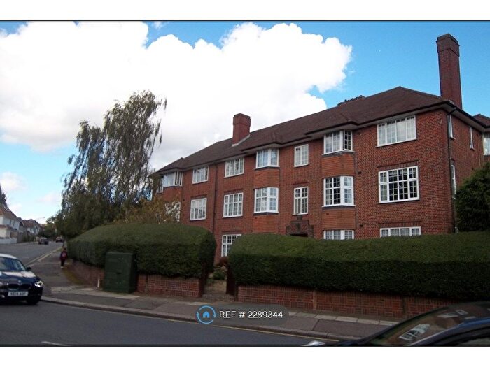 2 Bedroom Flat To Rent In Lawrence Street, London, NW7