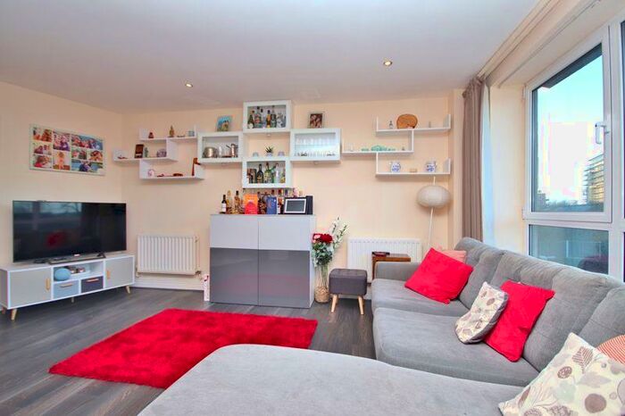 2 Bedroom Flat To Rent In Tradewinds, Two Double Bedrooms, E16