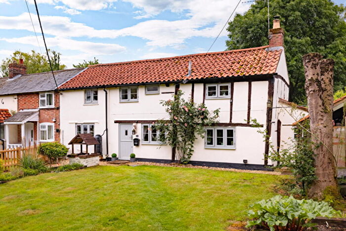 3 Bedroom Semi Detached House For Sale In East End, North Crawley, Newport Pagnell, MK16