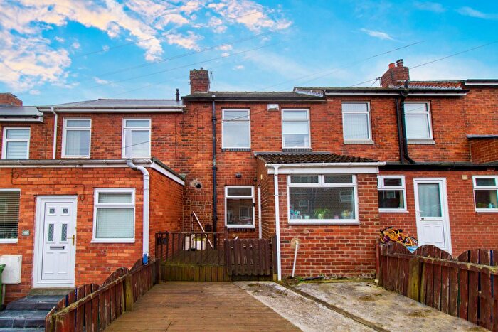 3 Bedroom Terraced House For Sale In June Avenue, Winlaton Mill, NE21