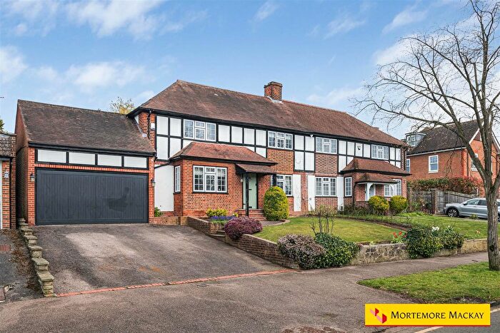 4 Bedroom Semi-Detached House For Sale In The Avenue, Potters Bar, EN6