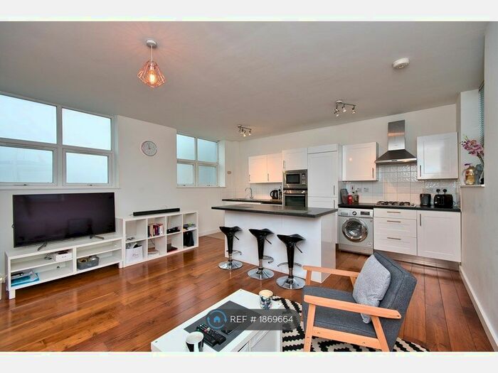 1 Bedroom Flat To Rent In Norfolk Avenue, London, N15