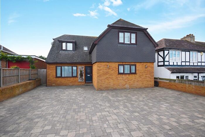 4 Bedroom Detached House For Sale In Minster Road, Minster, ME12