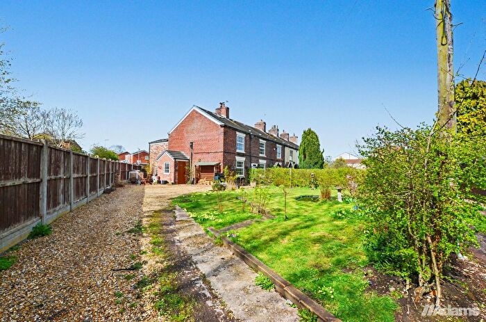 2 Bedroom Cottage For Sale In Norton Cottage, Preston Brook, WA7