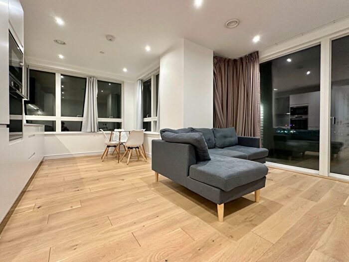 2 Bedroom Flat To Rent In Grant Road, London, SW11