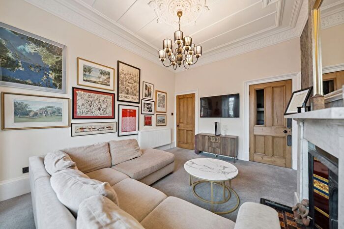 2 Bedroom Flat For Sale In Kilmarnock Road, Flat /, Shawlands, Glasgow, G41