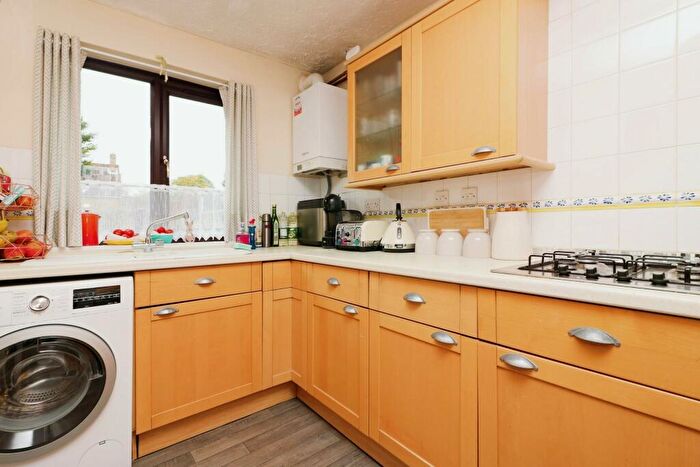 3 Bedroom End Of Terrace House For Sale In Duncan Close, Welwyn Garden City, Herts, AL7