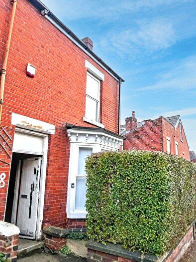 3 Bedroom End Of Terrace House For Sale In Vickers Road, Firth Park, Sheffield, South Yorkshire, S5