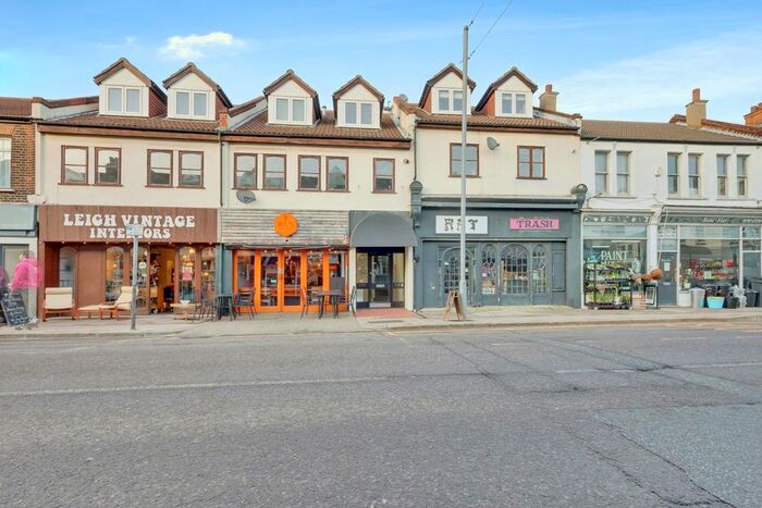 1 Bedroom Flat To Rent In Leigh Road, Leigh-On-Sea, SS9