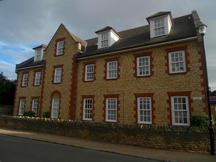 2 Bedroom Flat To Rent In Harrold Place, Harrold, MK43