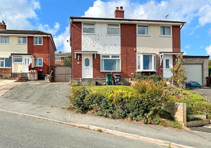 3 Bedroom House For Sale In Alltwen, Llysfaen, LL29