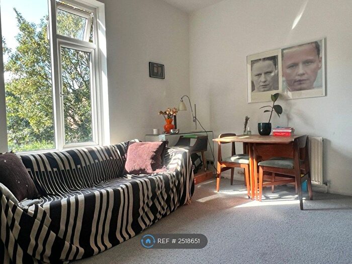 2 Bedroom Flat To Rent In Evering Road, London, E5