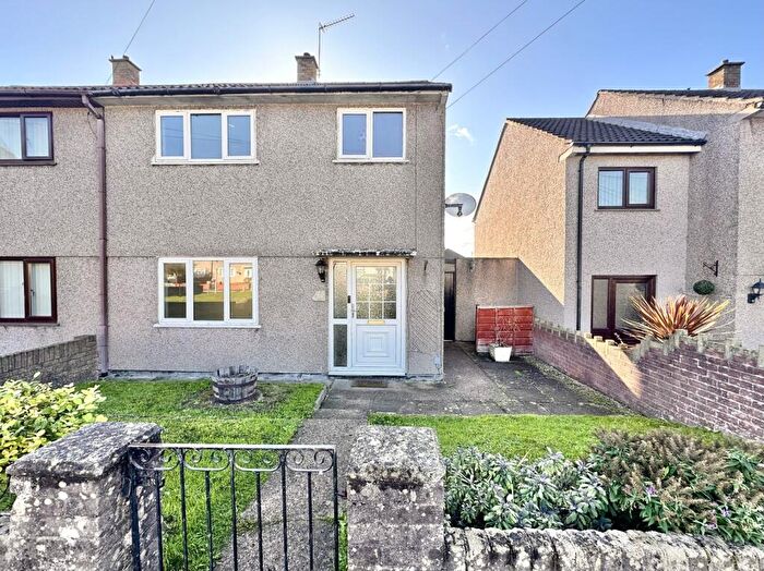 3 Bedroom Semi-Detached House For Sale In Birbeck Road, Caldicot, NP26