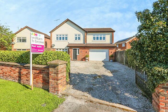 4 Bedroom Detached House For Sale In Whinney Moor Lane, Retford, DN22