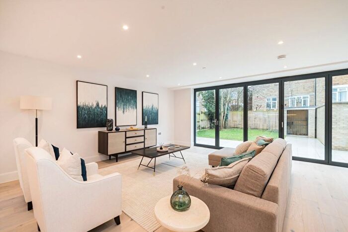 4 Bedroom Detached House For Sale In Mount Ephraim Road, Streatham, SW16