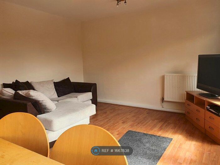 3 Bedroom Maisonette To Rent In Whitton Walk, London, E3