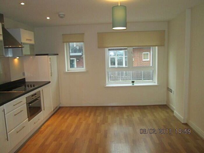 Flat To Rent In Oceana Boulevard, Lower Canal Walk, Southampton, SO14
