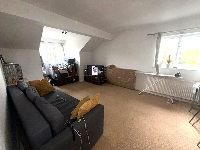 1 Bedroom Flat To Rent In Langley Road, Watford, WD17