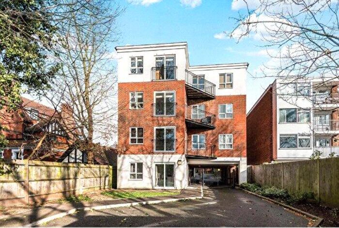 2 Bedroom Flat To Rent In Southend Road, Beckenham, BR3