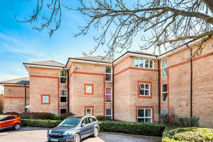 2 Bedroom Flat To Rent In Staines-Upon-Thames, Surrey, TW19